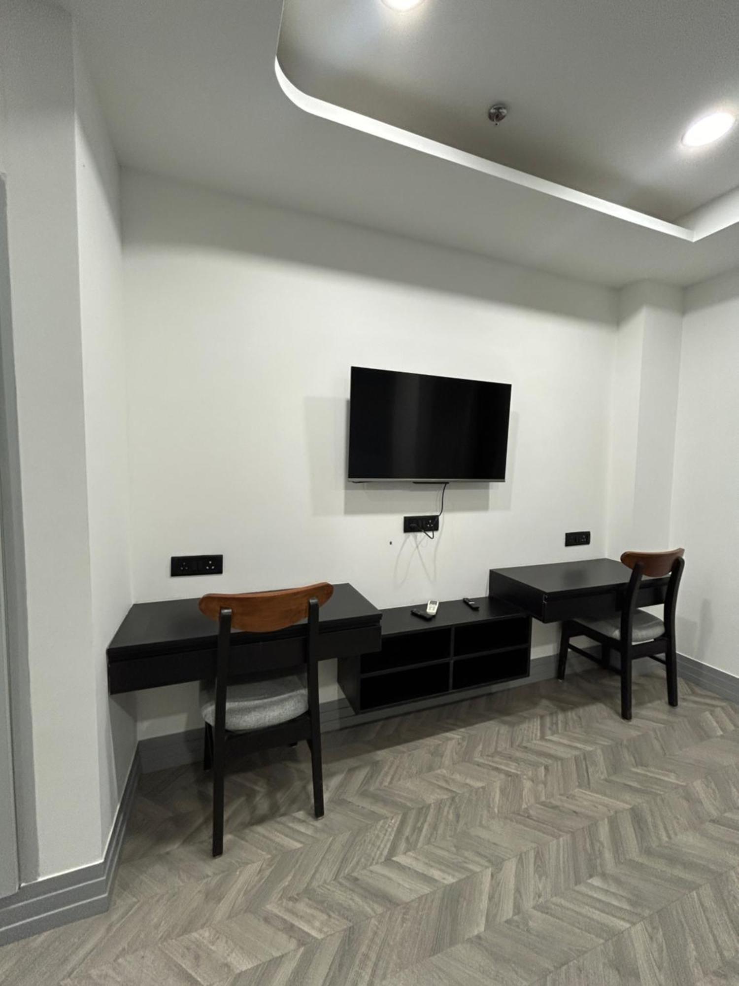 Bedchambers Serviced Apartment, Golf Course, 구르가온 외부 사진