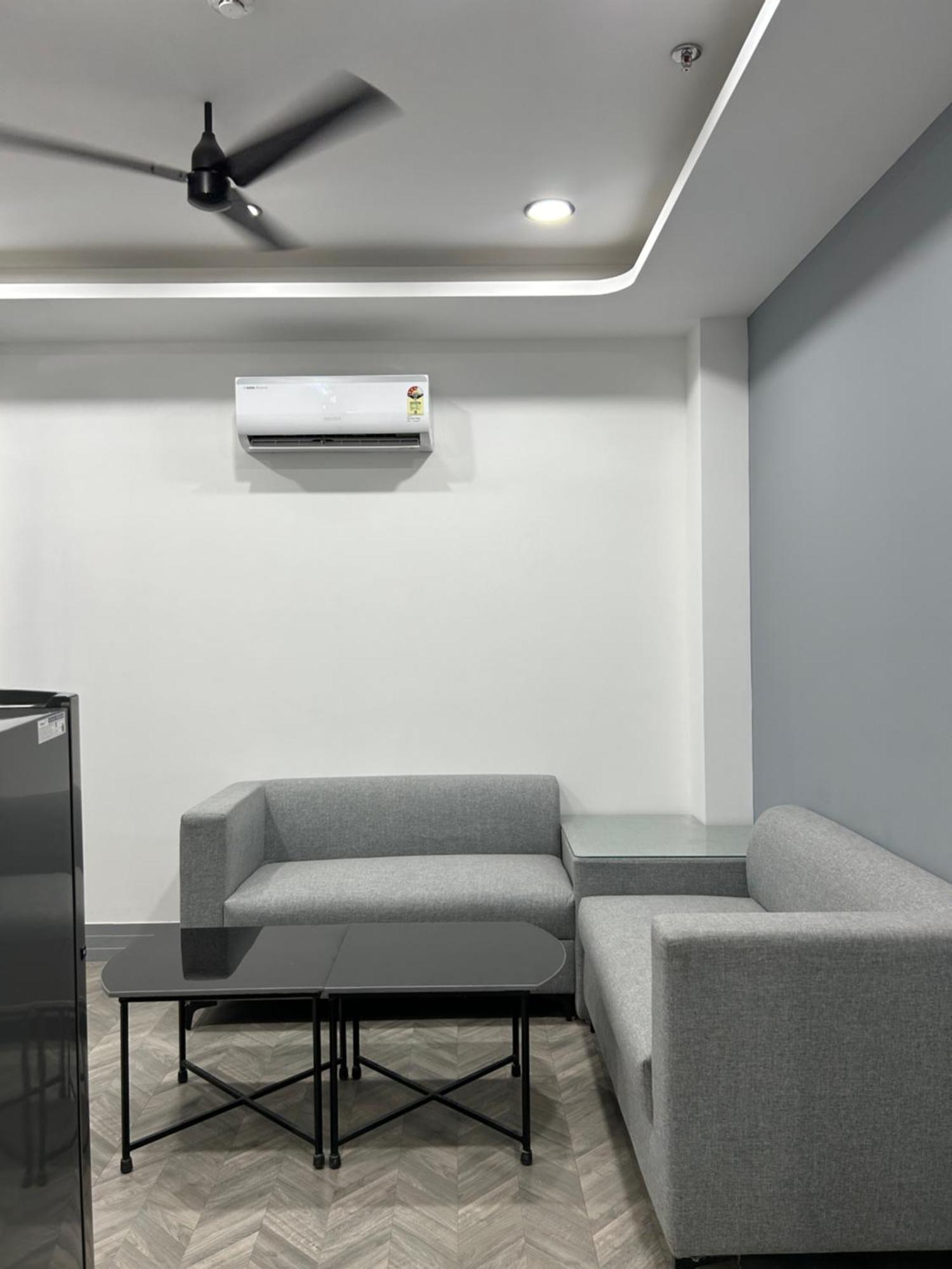 Bedchambers Serviced Apartment, Golf Course, 구르가온 외부 사진