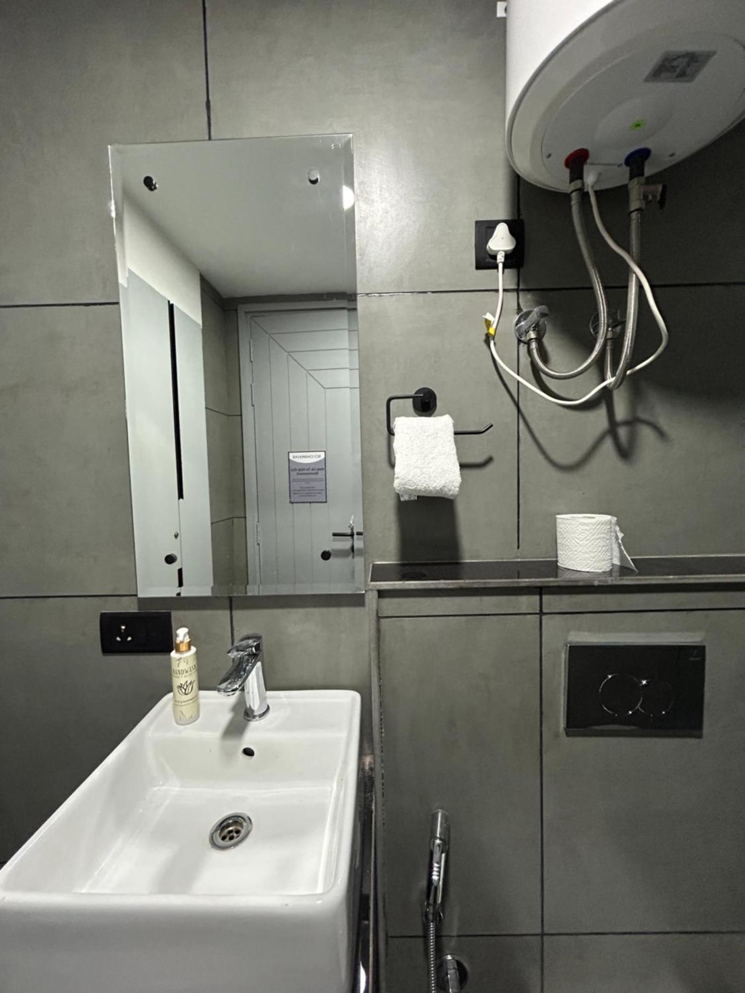 Bedchambers Serviced Apartment, Golf Course, 구르가온 외부 사진