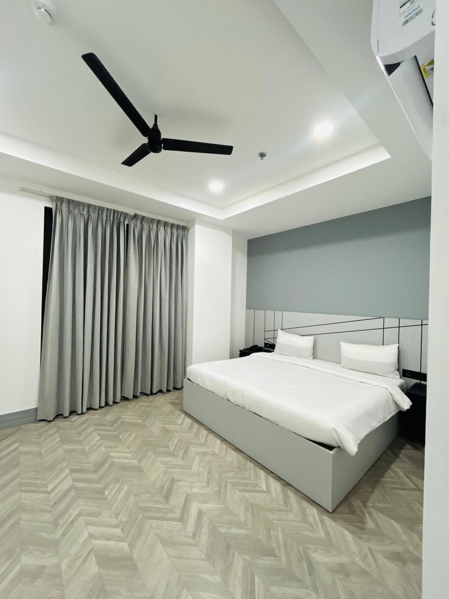Bedchambers Serviced Apartment, Golf Course, 구르가온 외부 사진