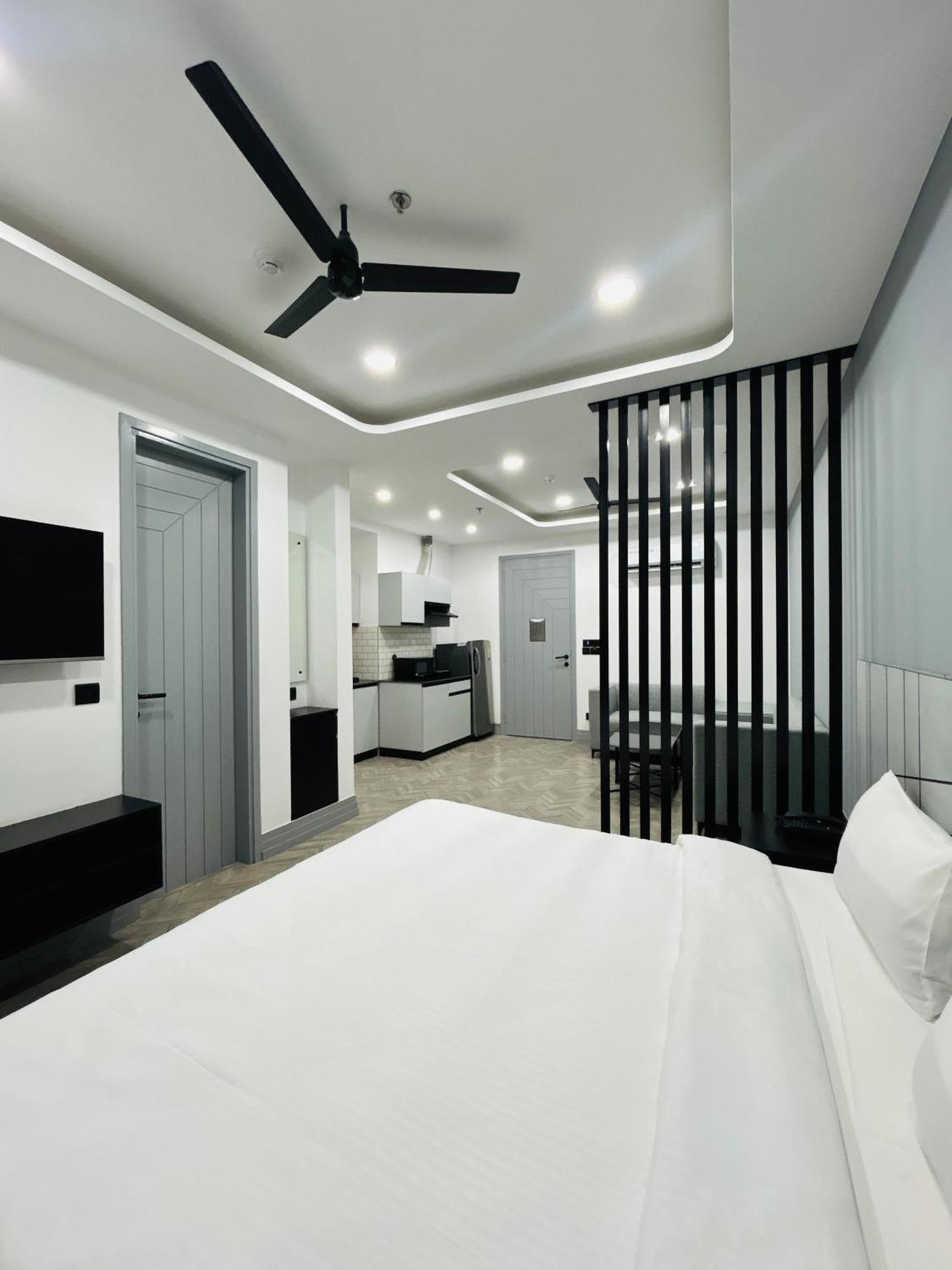 Bedchambers Serviced Apartment, Golf Course, 구르가온 외부 사진