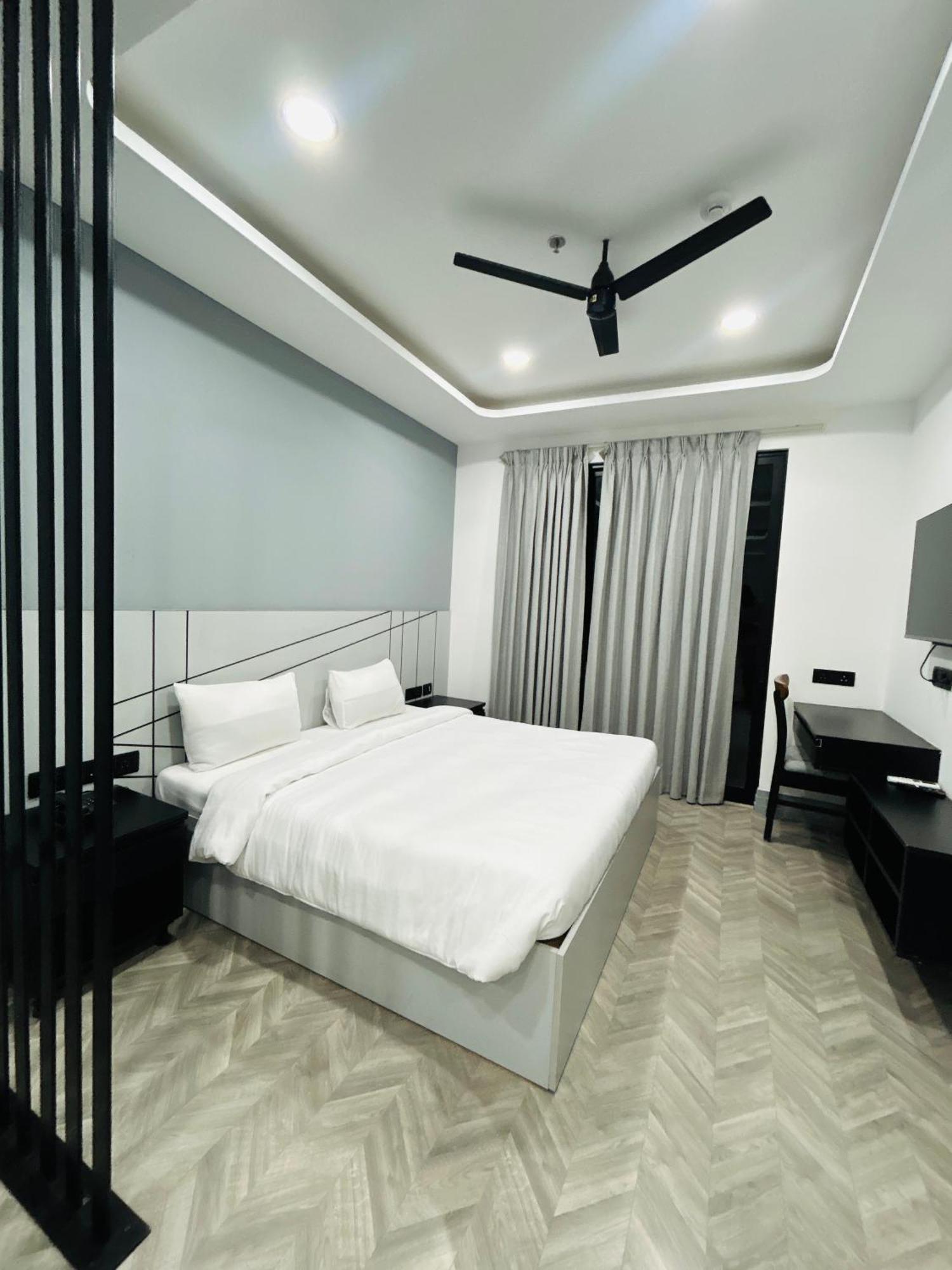 Bedchambers Serviced Apartment, Golf Course, 구르가온 외부 사진